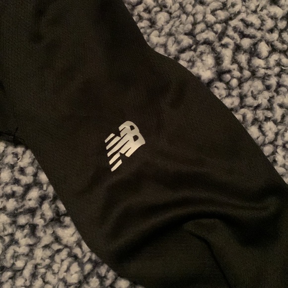 Like new mens New Balance athletic long sleeve tee - Picture 4 of 5